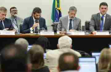  Correção de toda a tabela do IR custaria mais de R$ 100 bi por ano 